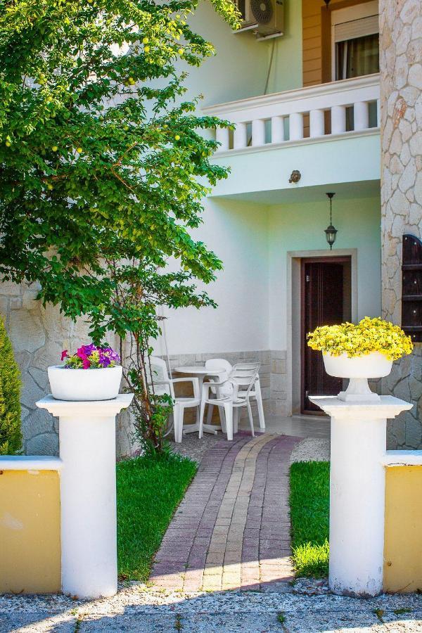 Apartments Alexandros Полихроно Екстериор снимка