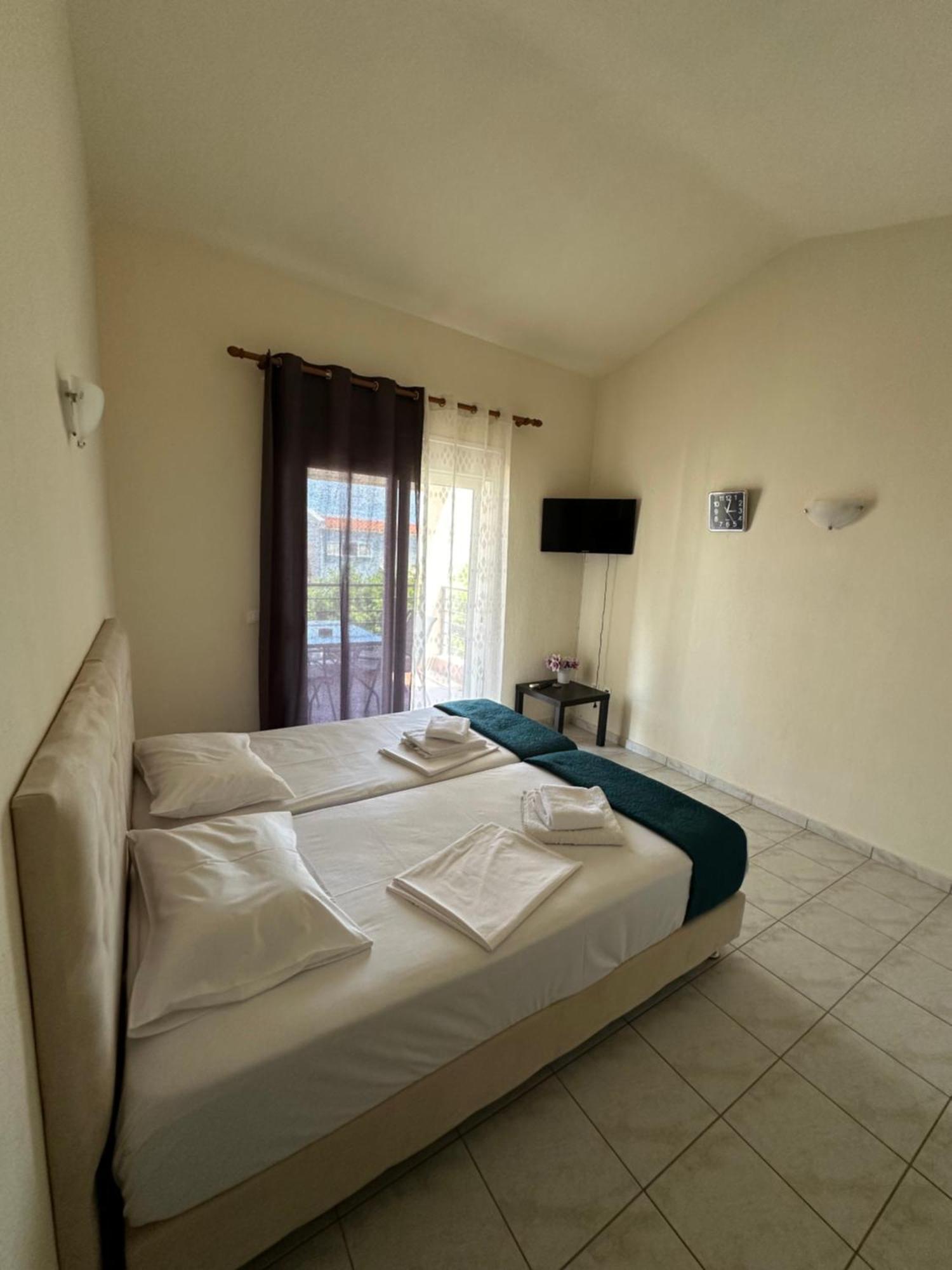 Apartments Alexandros Полихроно Екстериор снимка