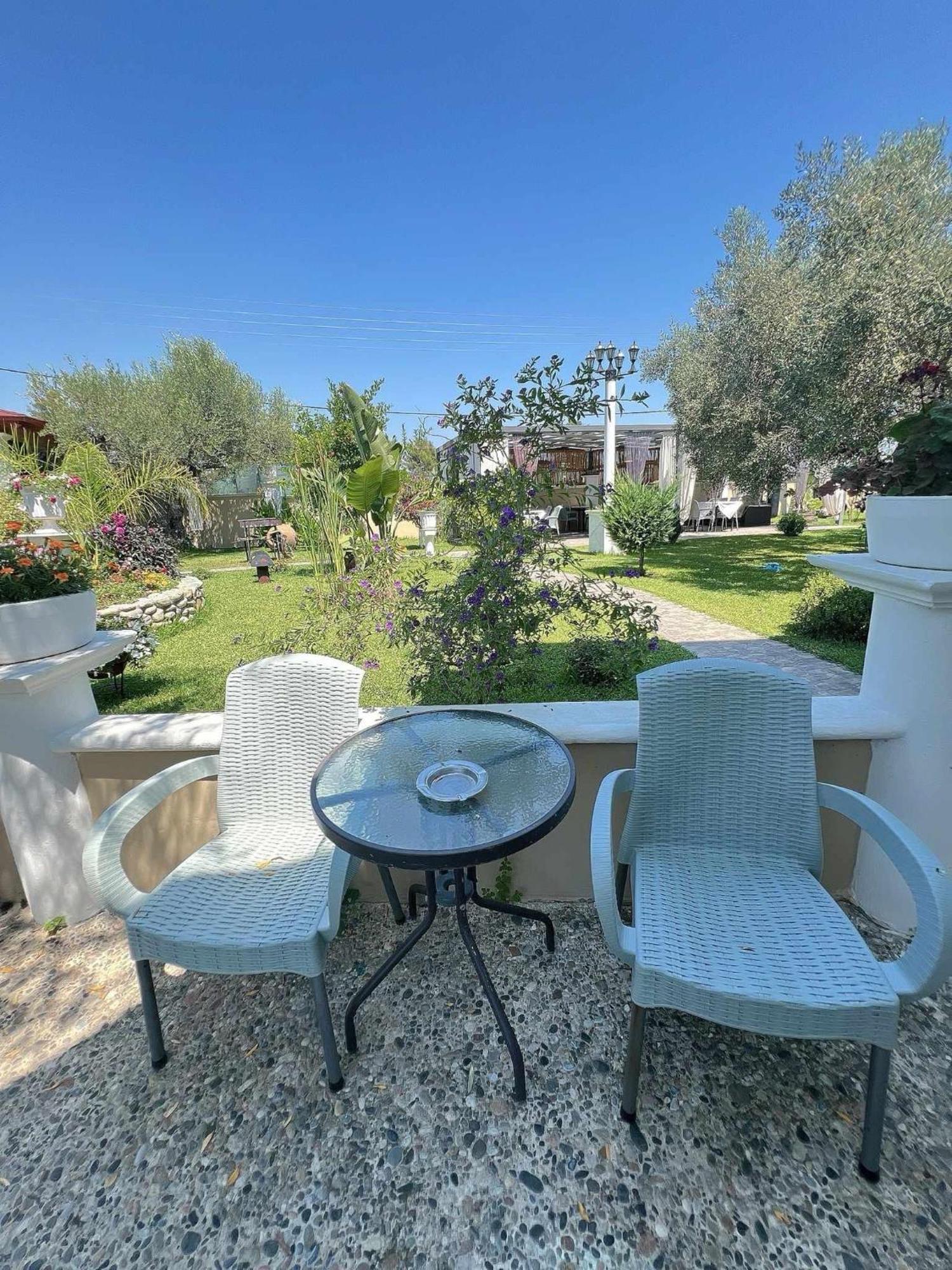 Apartments Alexandros Полихроно Екстериор снимка